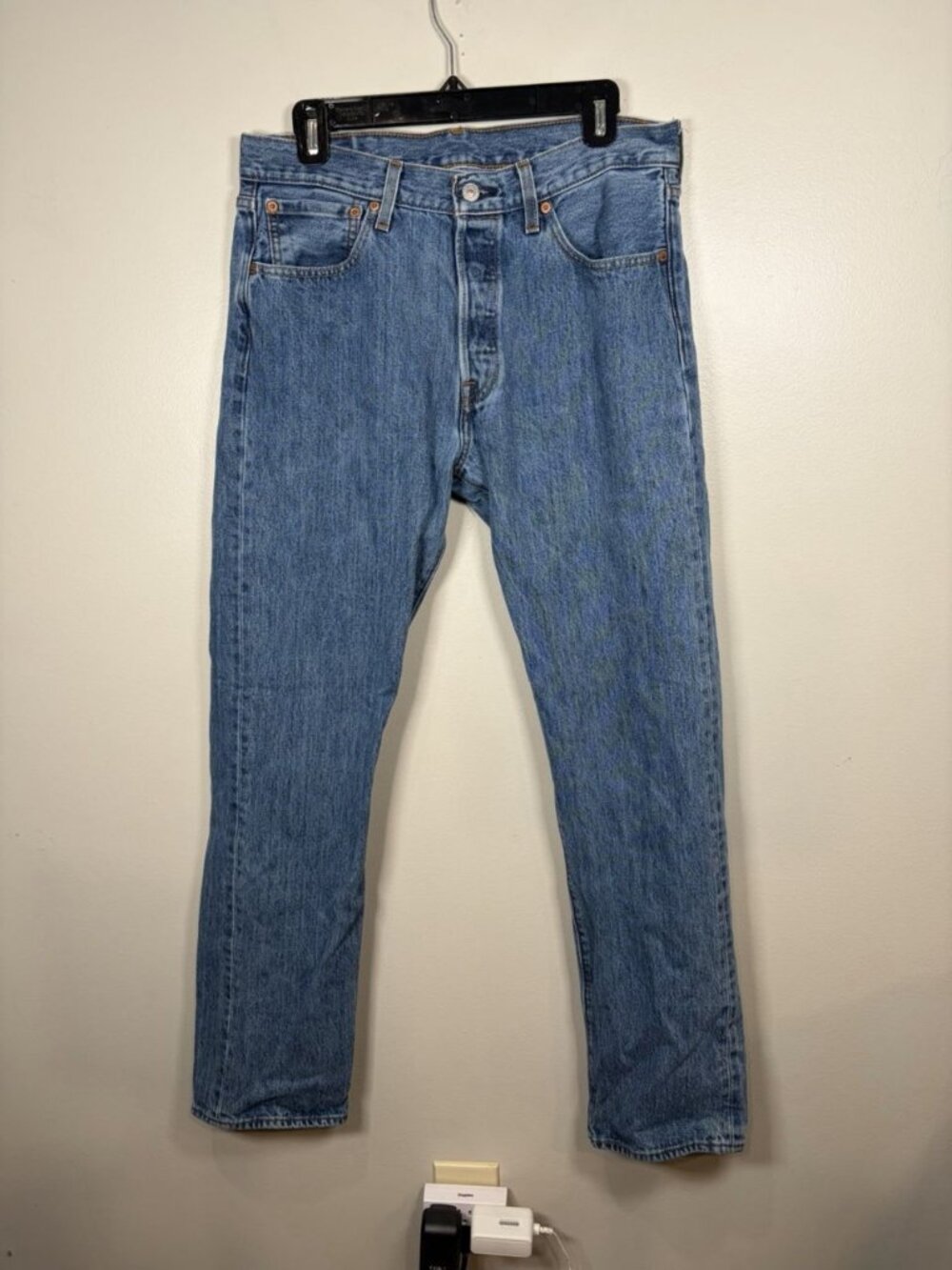 Levi's 501 Men’s Blue Denim Jeans Size 32x 32 Straight Fit Mid Rise Button Fly